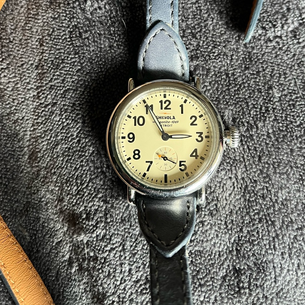 Shinola The Runwell S0110000258, 36 mm diameter, Stainless Steel EUC